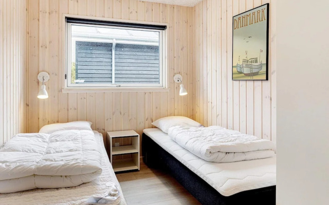 5 Star Holiday Home in Albaek
