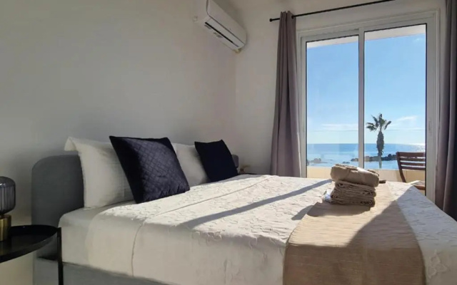 Phaedrus Living: Seaview Luxury flat Paphinia 204