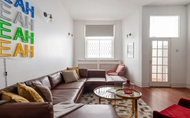 The South Kensington Mews - Lovely & Bright 5BDR Kensington Mews