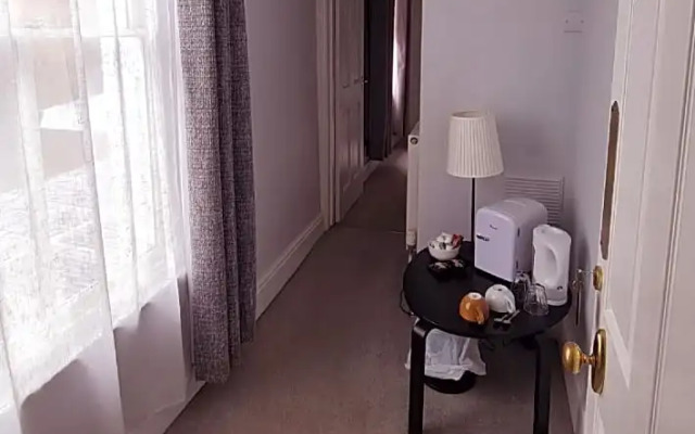 The Albert Hotel