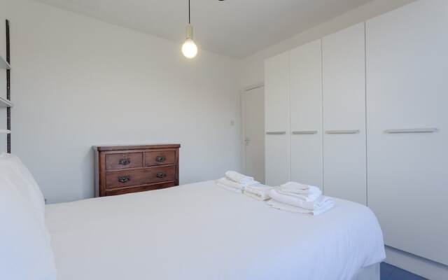 Отель Stunning 3 Bedrooms Apartment on Portobello Road Великобритания, Лондон - отзывы, цены и фото номеров - забронировать отель Stunning 3 Bedrooms Apartment on Portobello Road онлайн комната для гостей