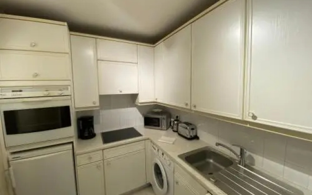 Eden Palace Apartment
