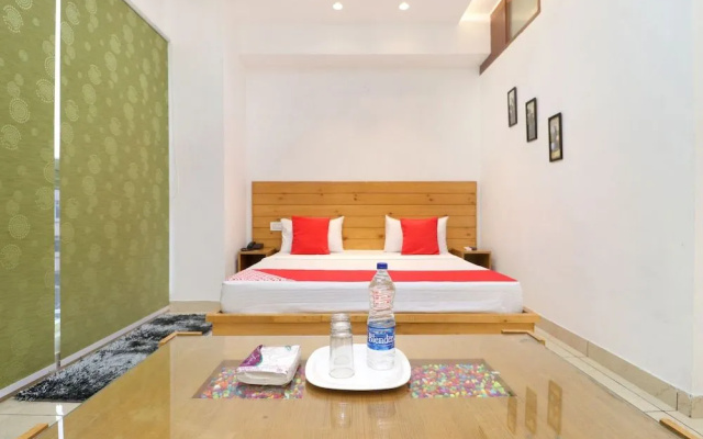 Oyo 26606 Hotel R K Grand