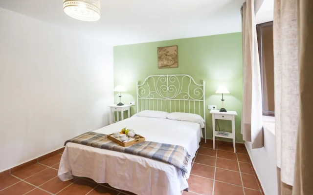 Villa San Nicolas Constantina Canovas
