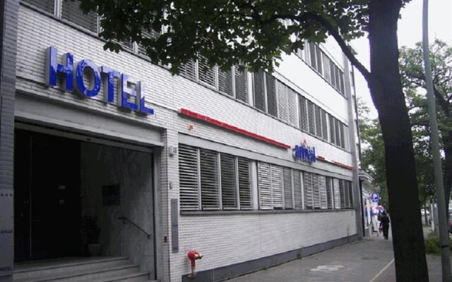 Hotel ARRIVAL вид на фасад