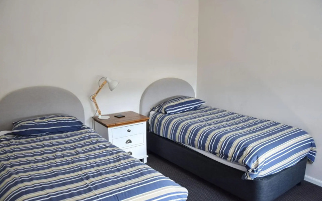 Paragon Apartment 7