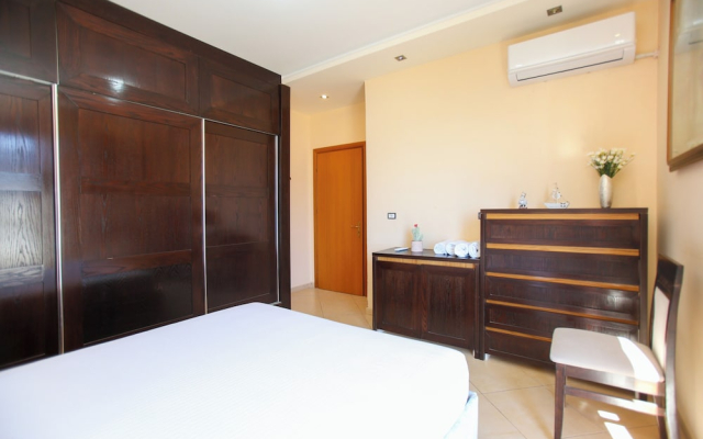 Holiday 2-bed Apartment Seaview