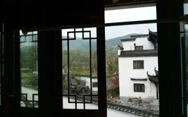 Yihong Hotel
