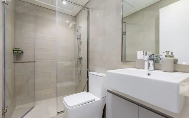 Waves - Azizi Riviera 24: Modern 1 Bedroom Apartment