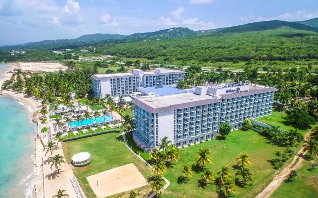 Отель Hilton Rose Hall Resort & Spa - All Inclusive Ямайка, Монтего-Бей - отзывы, цены и фото номеров - забронировать отель Hilton Rose Hall Resort & Spa - All Inclusive онлайн вид на фасад
