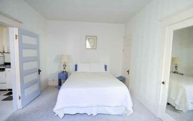 Brown and Hawkins Historical Apartments