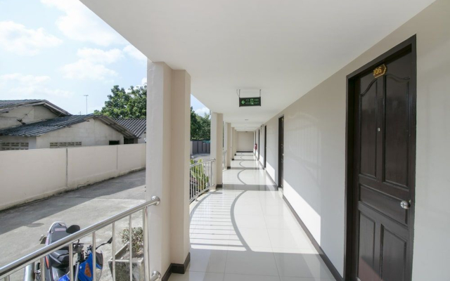 OYO 75390 Sunee Place Hotel