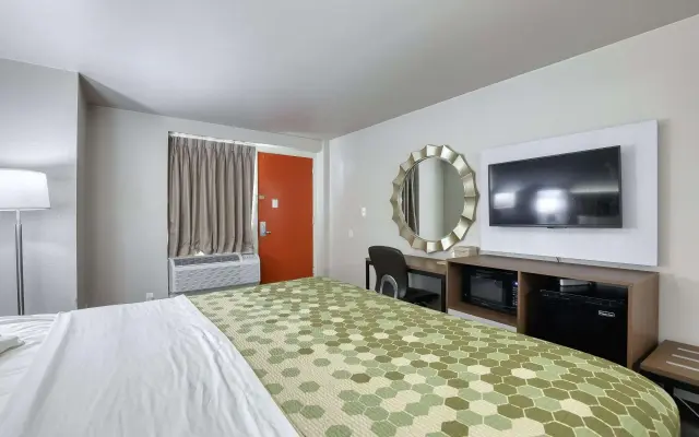 Econo Lodge Neenah