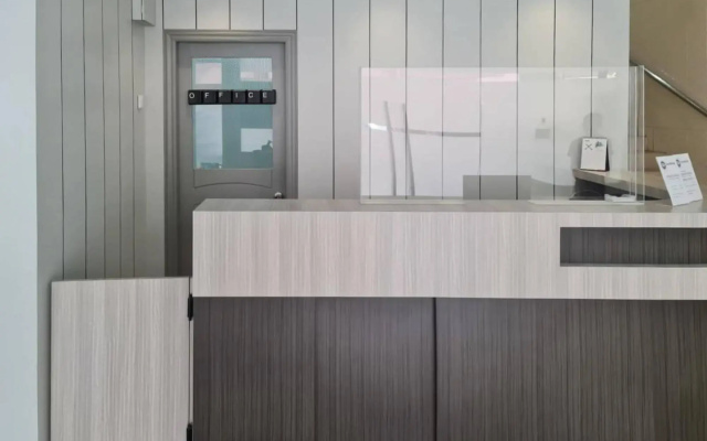 Reddoorz Plus Near Mall Nagoya Hill Batam 4