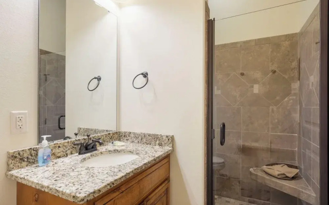Luxury Penthouse - Amazing Views! Near Sdc!