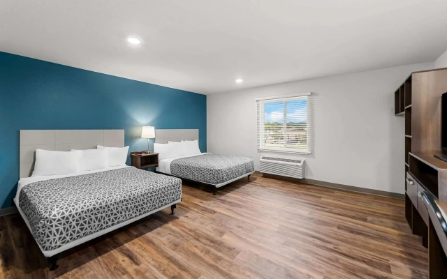 Woodspring Suites Kansas City Airport