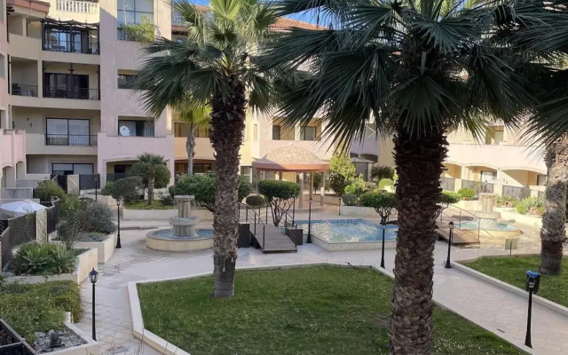 2 Bed Townhouse Sleeps 4 - Pool - Patio & Balcony