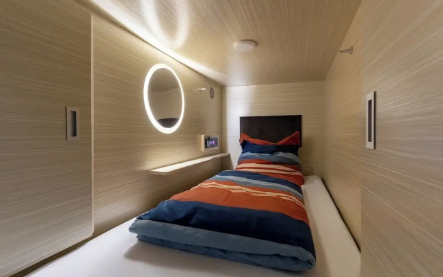 Mue Cubes - Capsule Hotel