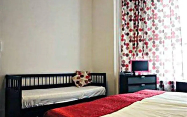 The Knaresborough by Aura Collection