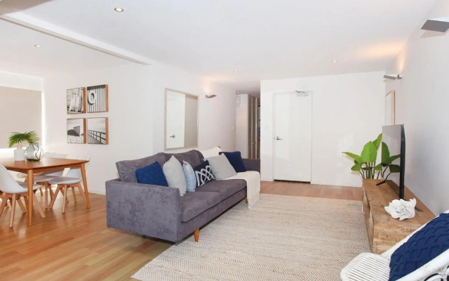 Windmill 4 - Two Bedroom Beachside Apartment on Parkyn Parade!