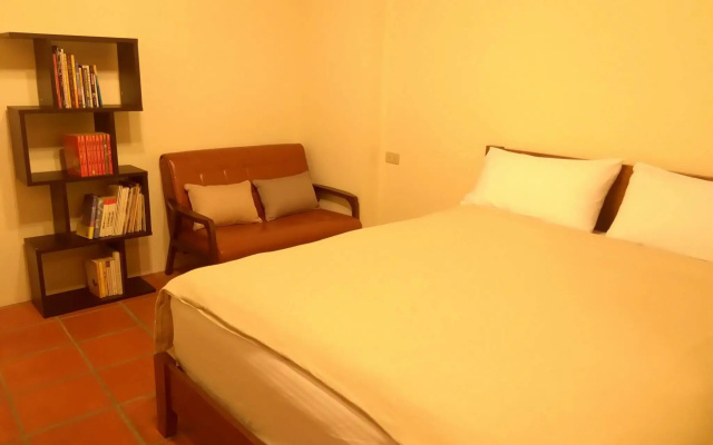 8mm Cafe Hostel