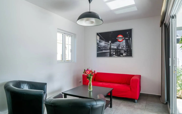 Bon Bini Condo W/ Great Location, Tropical Garden & Pool
