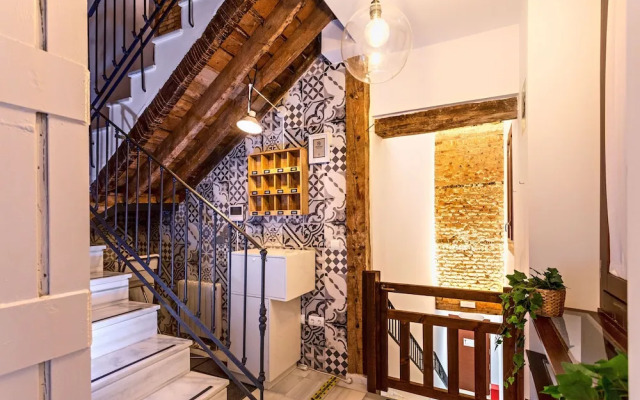 Charming One-bedroom Apartment Near the Cathedral Zacatin 302