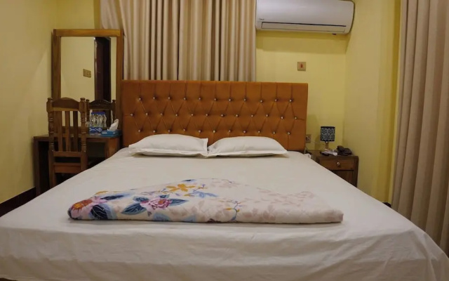 Hotel Apon Palace