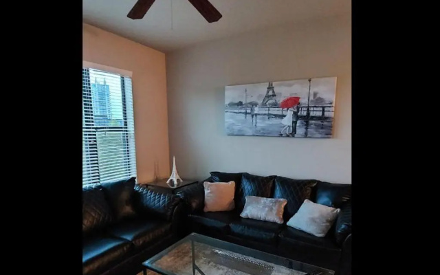 2 Bedroom 2 Bath Very Spacious