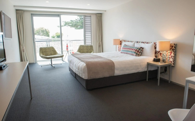 Navigate Seaside Hotel