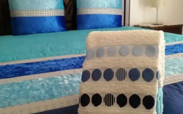 2 Bed Flat - Sleeps 5 - Parking - Wifi