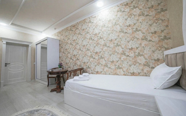 Globus Hotel