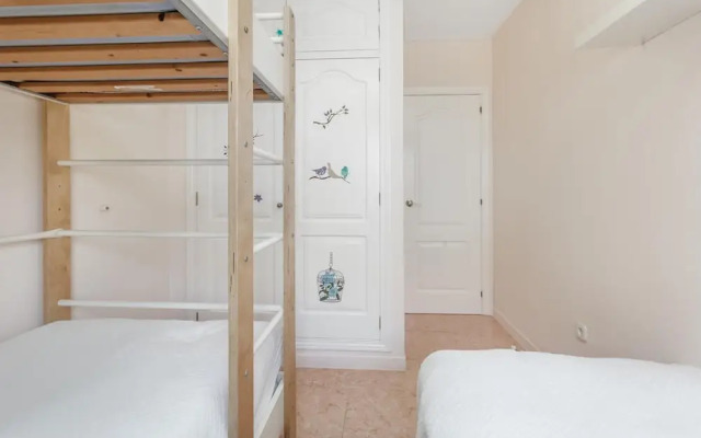 Gorgeous 2-bed Apartment Near the Beach