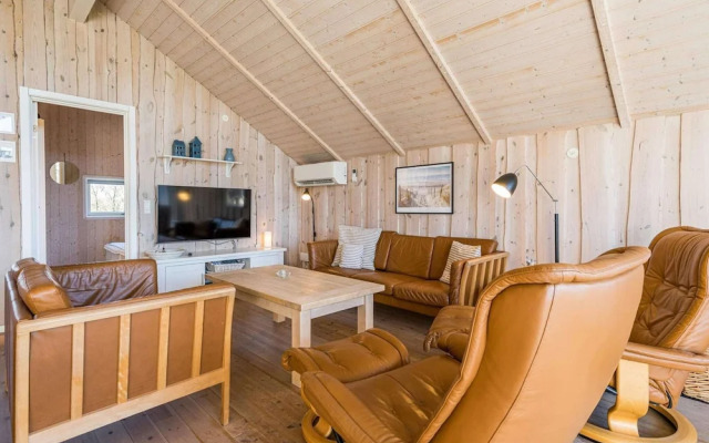 6 Person Holiday Home in Hemmet