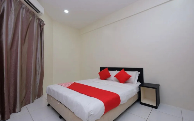 OYO 1104 Q Hotel