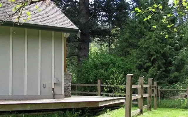 Wisteria Honeymoon Cottage - Suite of Angels