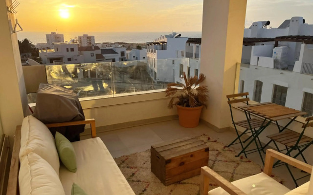 Sunset Ocean View Apartment mit SPA und Parking
