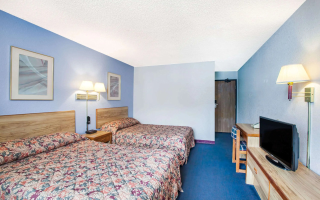 Super 8 by Wyndham Hot Springs