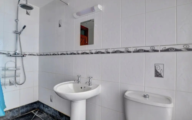 Cozy Holiday Home in Berriew near River Rhiw