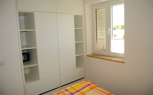 Apartments Ari i Segi