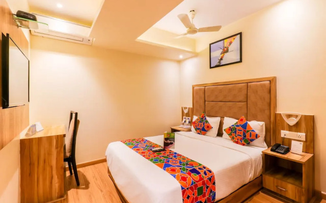 FabHotel Byaris International