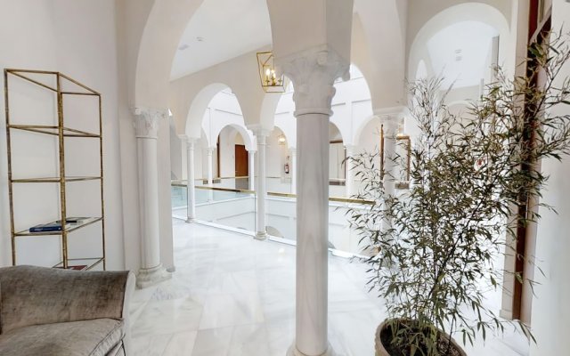 Sevilla Luxury Rentals - Catedral 2