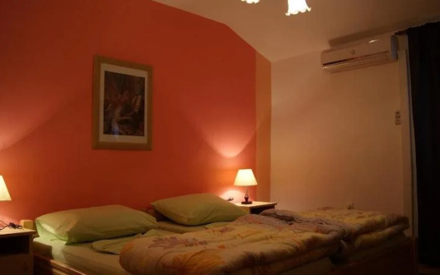 Rog Dogg Rooms