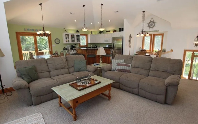 Castaway - 6 Br Home