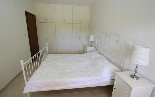 Shemesh Gardens House