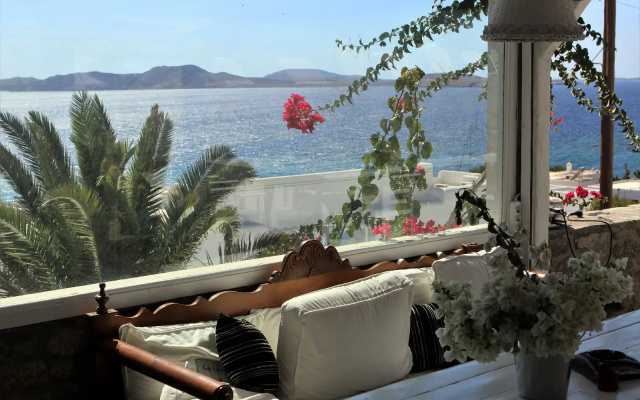 Voula'S Economy Studios