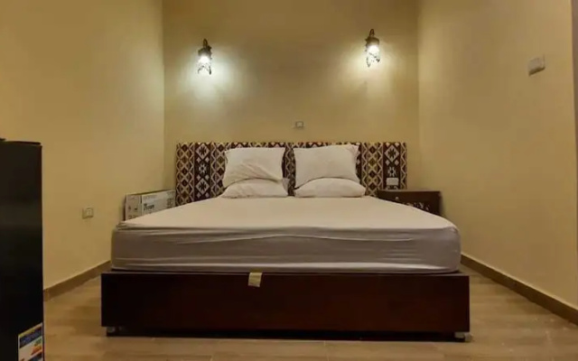 Bedouin Pyramids Motel