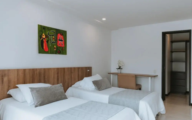 Travelers Orange Suites