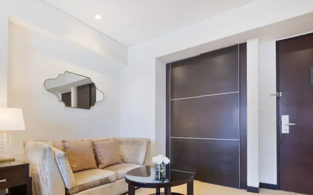 LUX The JW Marina Studio 3
