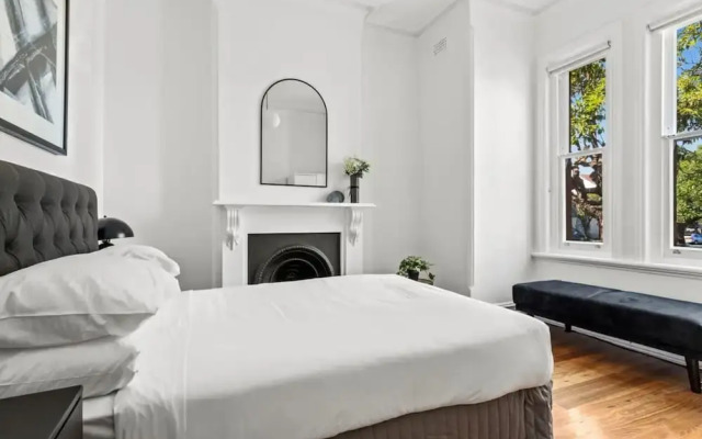 Patio House: Moments From Marrickville Metro